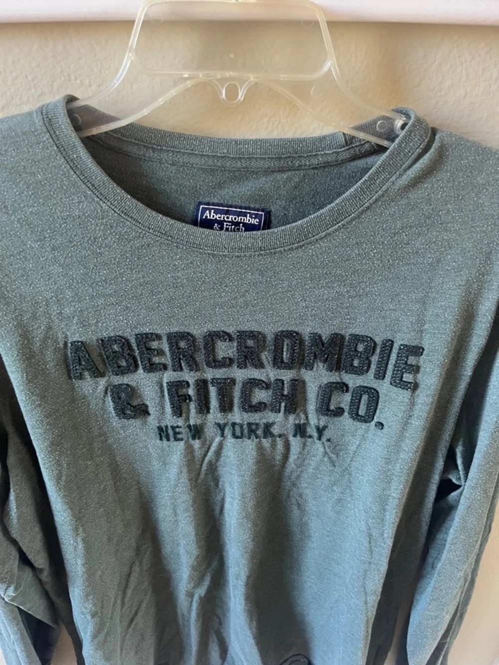 Abercrombie & Fitch Olive Green Logo Crew Tee unisex medium